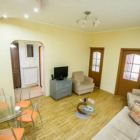 Atheneum Center Terrace & View Flat *